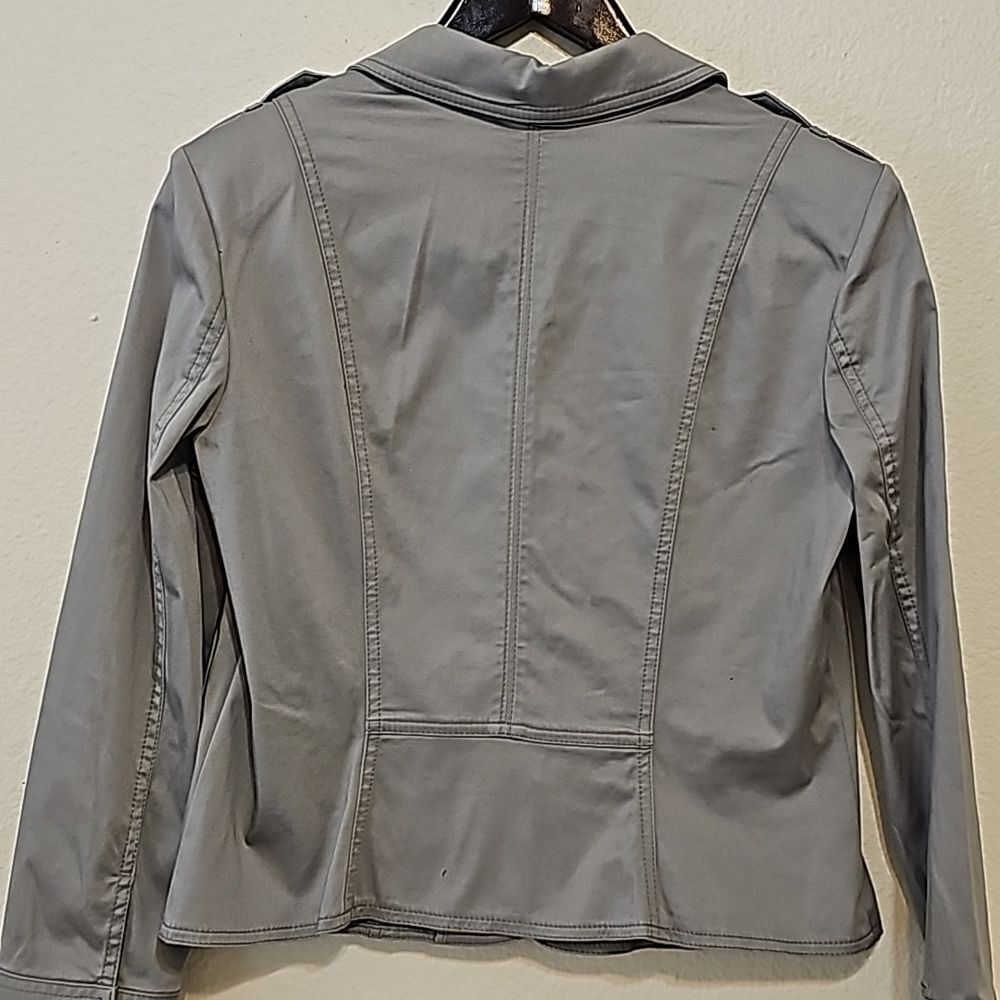 White House Black Market cropped military jacket. Waist length size 10 - Picture 4 of 8